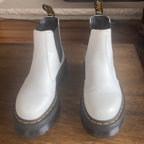 DR. MARTENS Chelsea Platform Boot - Picture 2 of 5
